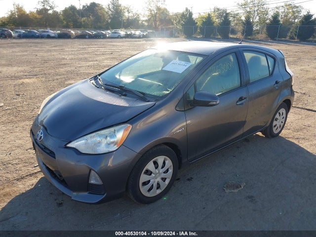 40530104 :رقم المزاد ، JTDKDTB31D1035121 vin ، 2013 Toyota Prius C One مزاد بيع