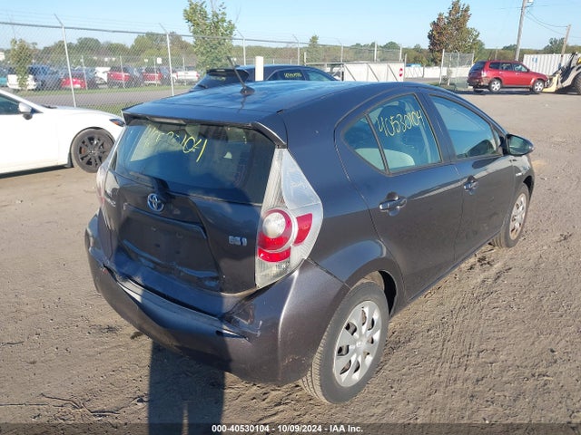 40530104 :رقم المزاد ، JTDKDTB31D1035121 vin ، 2013 Toyota Prius C One مزاد بيع