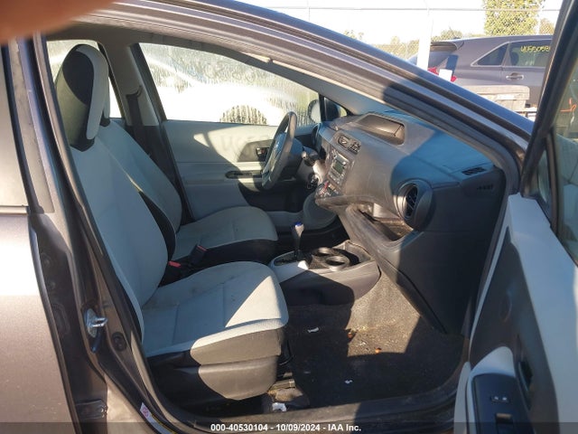 40530104 :رقم المزاد ، JTDKDTB31D1035121 vin ، 2013 Toyota Prius C One مزاد بيع