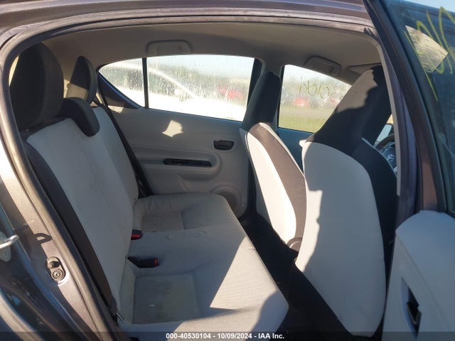 40530104 :رقم المزاد ، JTDKDTB31D1035121 vin ، 2013 Toyota Prius C One مزاد بيع