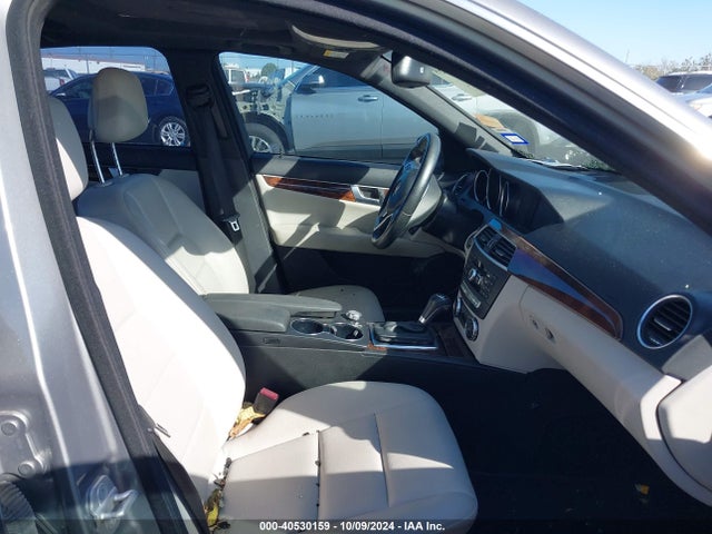 WDDGF8AB0EG207116 Mercedes-Benz C 300 Luxury 4matic/sport 4matic