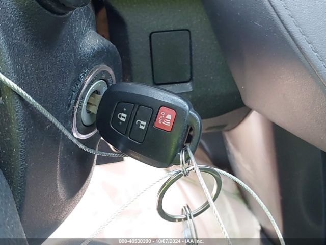 JTMZFREV0GJ094156 Toyota RAV4 LE