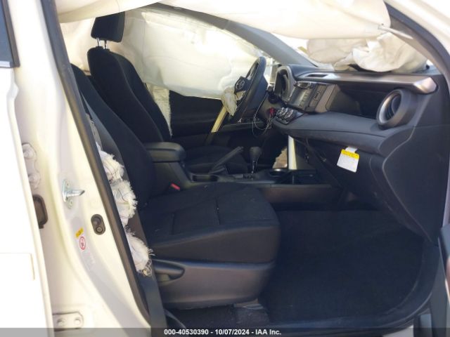 JTMZFREV0GJ094156 Toyota RAV4 LE