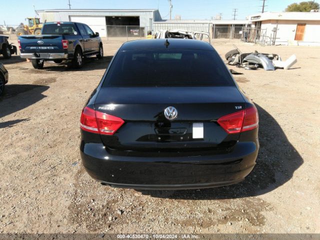 1VWAT7A38FC018182 Volkswagen Passat 1.8t Wolfsburg Edition
