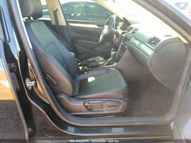 1VWAT7A38FC018182 Volkswagen Passat 1.8t Wolfsburg Edition