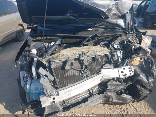 5TDZZRFHXJS240878 Toyota Highlander Le Plus