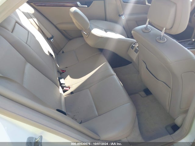 40530575 :رقم المزاد ، WDDGF4HB1CA606020 vin ، 2012 Mercedes-benz C 250 Luxury/sport مزاد بيع
