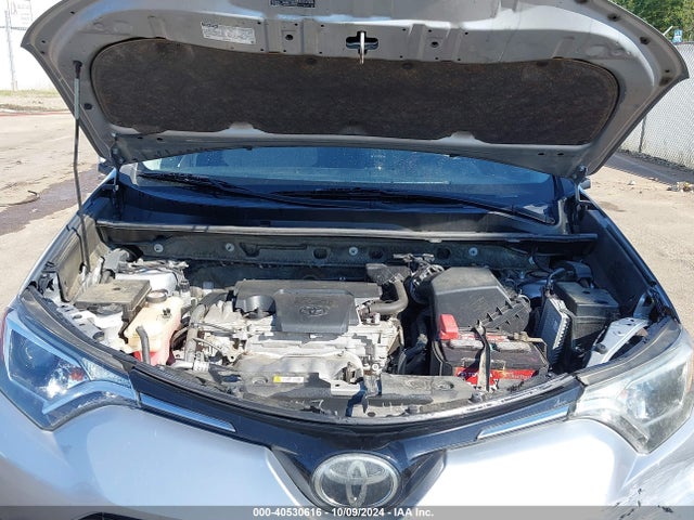 Toyota Rav4 Xle 2018 JTMRFREV8JJ223624 Image 10