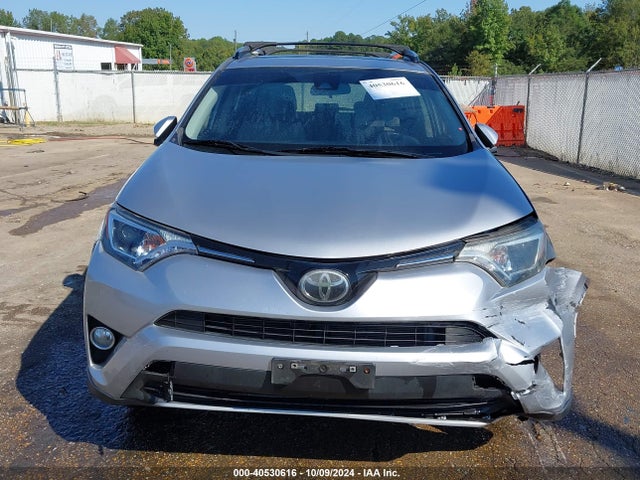 Toyota Rav4 Xle 2018 JTMRFREV8JJ223624 Image 12