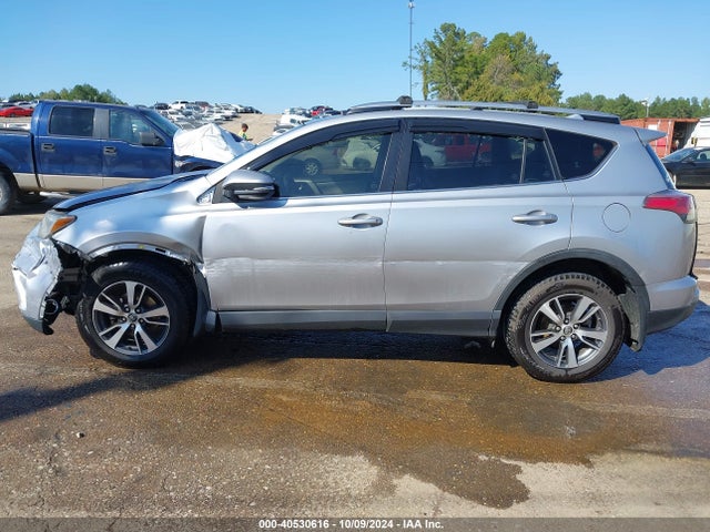 Toyota Rav4 Xle 2018 JTMRFREV8JJ223624 Image 14