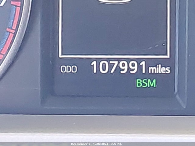Toyota Rav4 Xle 2018 JTMRFREV8JJ223624 Image 15