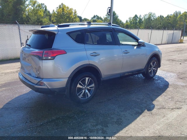 Toyota Rav4 Xle 2018 JTMRFREV8JJ223624 Image 4