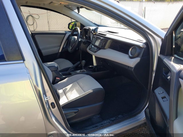 Toyota Rav4 Xle 2018 JTMRFREV8JJ223624 Image 5
