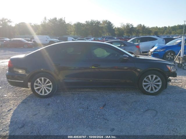1VWAA7A30JC022113 Volkswagen Passat 2.0t R-line/2.0t S