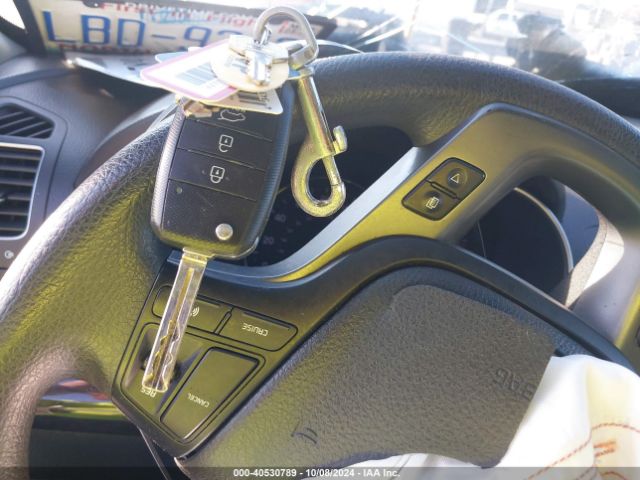 5XYKT3A6XEG426266 KIA SORENTO LX