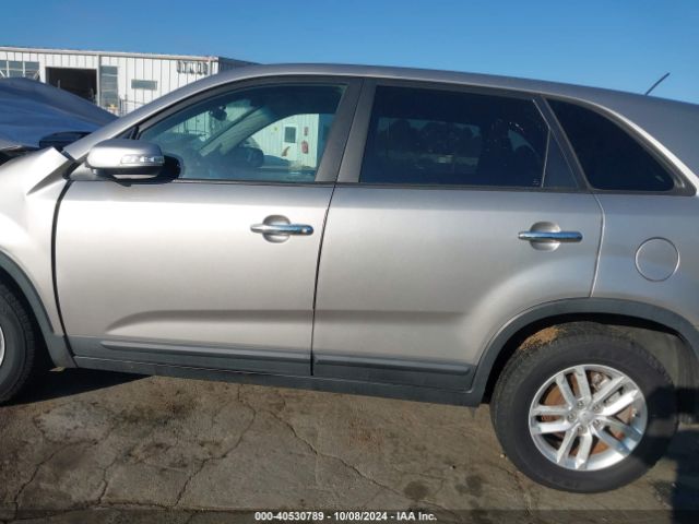 5XYKT3A6XEG426266 KIA SORENTO LX