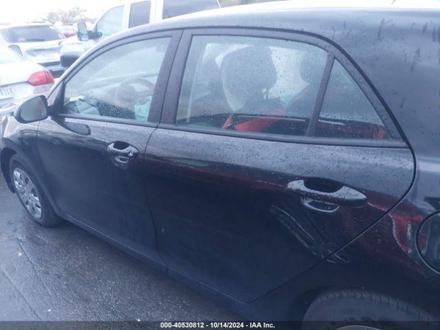 3KPA25AD6NE460985 KIA Rio 5-door S