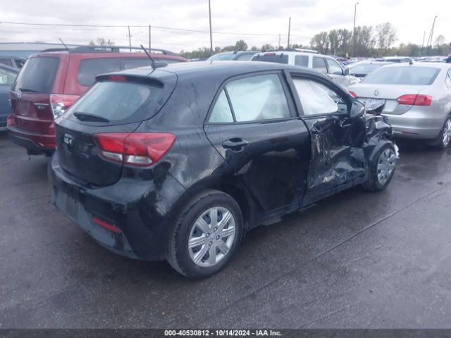 3KPA25AD6NE460985 KIA Rio 5-door S