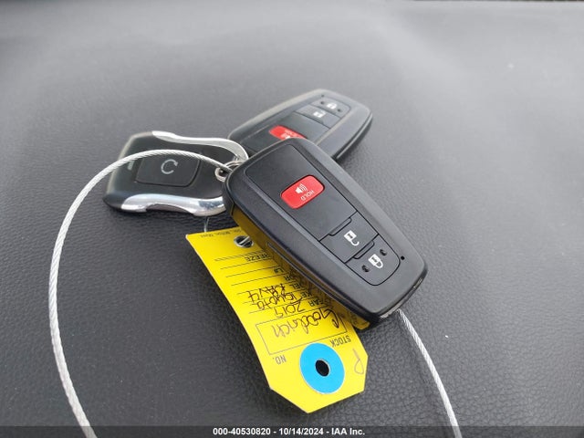 40530820 :رقم المزاد ، JTMP1RFV3KJ012921 vin ، 2019 Toyota Rav4 Xle مزاد بيع