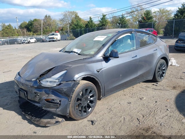 2022 TESLA MODEL Y 7SAYGAEE2NF472818 Photo 1