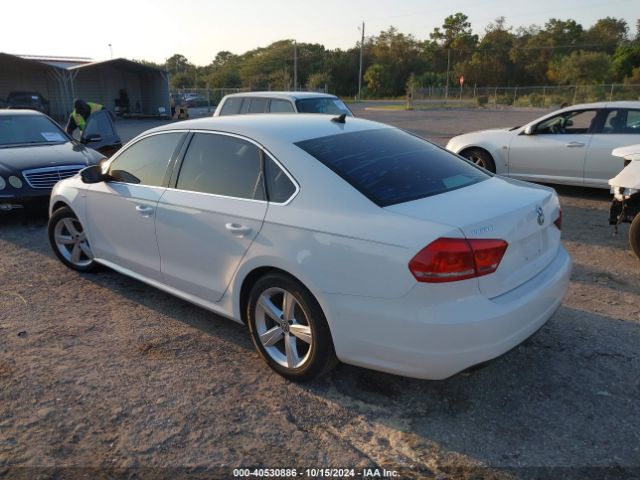 1VWAT7A34FC100698 Volkswagen Passat 1.8t Limited Edition