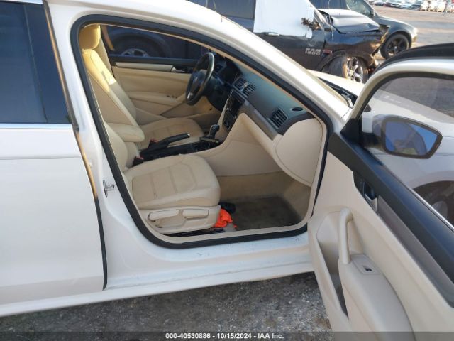 1VWAT7A34FC100698 Volkswagen Passat 1.8t Limited Edition