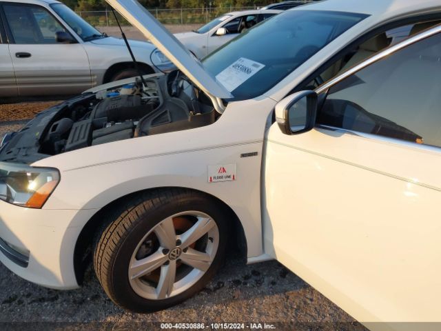 1VWAT7A34FC100698 Volkswagen Passat 1.8t Limited Edition