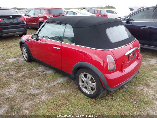 2006 MINI COOPER WMWRF33556TF63891 Photo 2