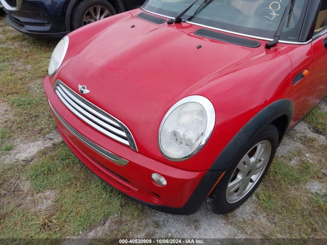2006 MINI COOPER WMWRF33556TF63891 Photo 5