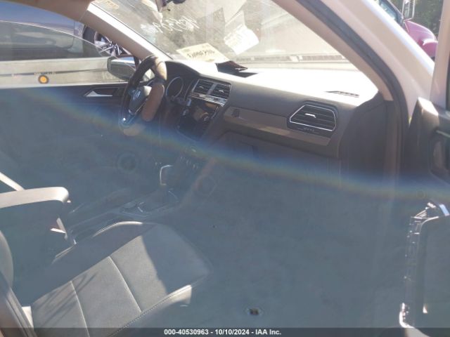3VV2B7AX6JM209007 Volkswagen Tiguan 2.0t Se/2.0t Sel