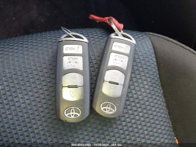 3MYDLBYV7KY514913 Toyota YARIS LE