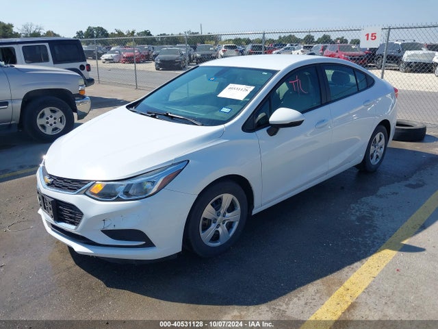 Chevrolet Cruze Ls Auto 2017 1G1BC5SM4H7248132 Image 2