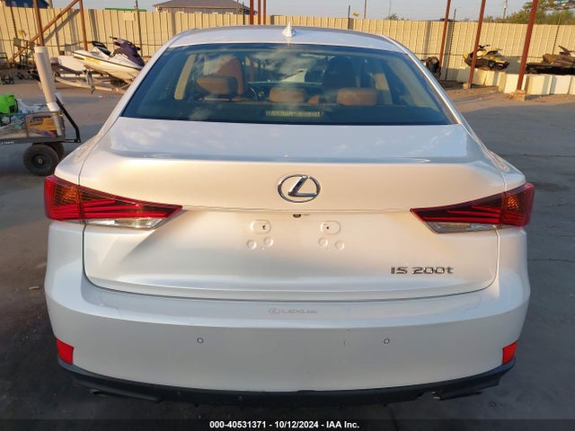 Lexus IS 200T 2017 JTHBA1D23H5044465 Image 17