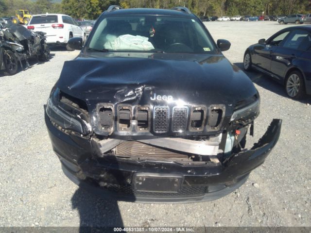 1C4PJMLBXKD195049 Jeep Cherokee Latitude Plus 4x4
