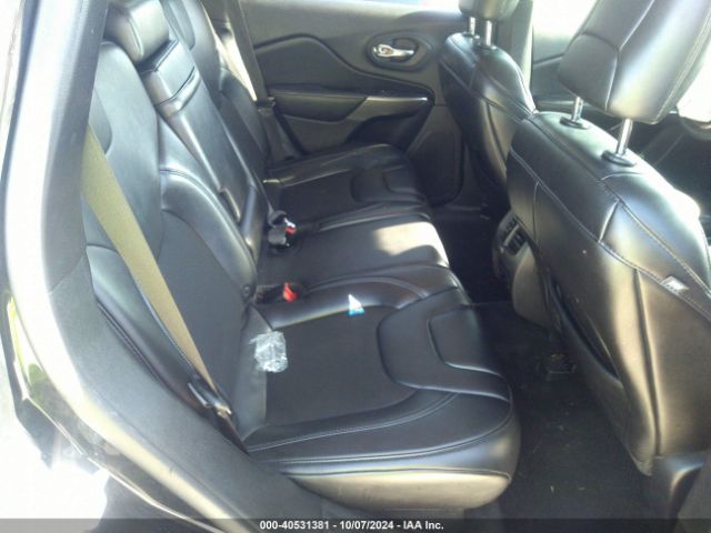 1C4PJMLBXKD195049 Jeep Cherokee Latitude Plus 4x4