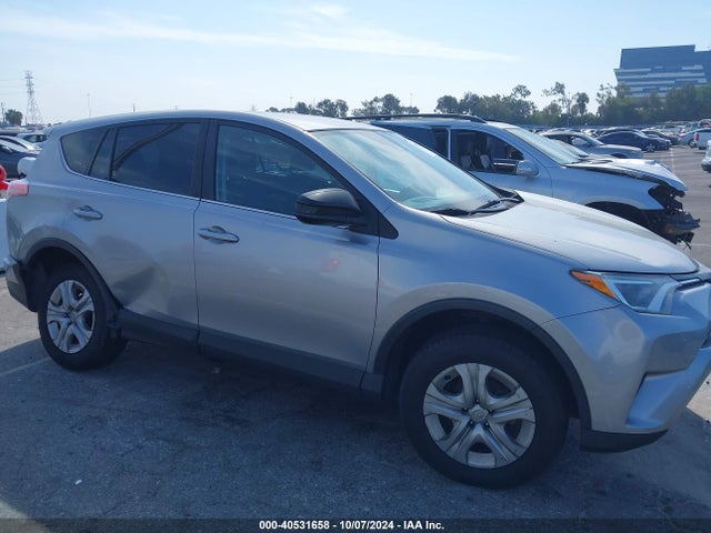 Toyota RAV4 LE 2018 2T3ZFREV5JW439481 Image 13