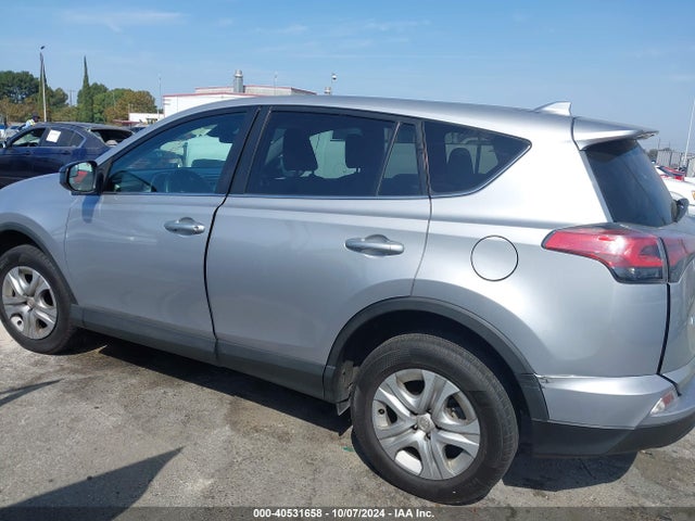 Toyota RAV4 LE 2018 2T3ZFREV5JW439481 Image 14