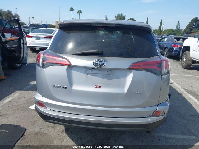 Toyota RAV4 LE 2018 2T3ZFREV5JW439481 Image 16