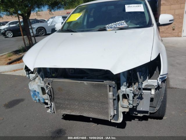 JA4AP3AU8HZ008688 Mitsubishi Outlander Sport 2.0 Es
