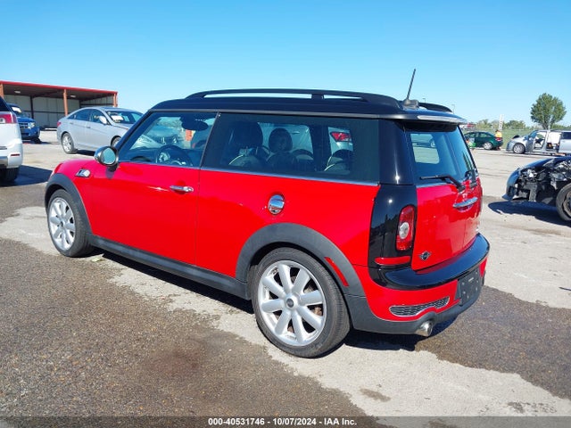 2010 MINI COOPER S CLUBMAN WMWMM3C56ATZ33381 Photo 2