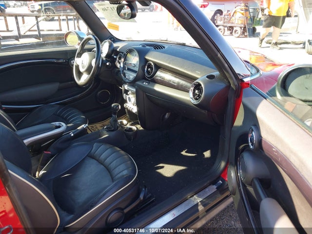 2010 MINI COOPER S CLUBMAN WMWMM3C56ATZ33381 Photo 4