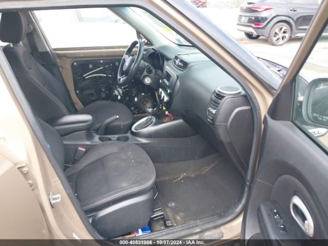 KNDJN2A26F7168565 KIA Soul