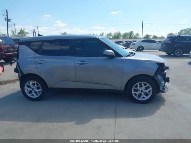 KNDJ23AU0P7845014 KIA SOUL LX