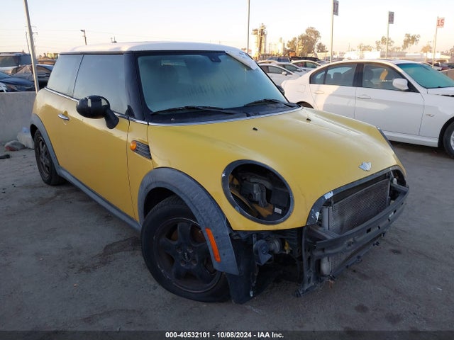 2008 MINI COOPER WMWMF33548TT64213 Photo 0