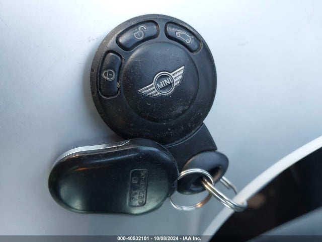 2008 MINI COOPER WMWMF33548TT64213 Photo 10