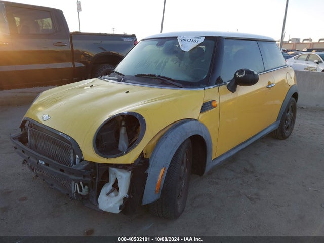 2008 MINI COOPER WMWMF33548TT64213 Photo 1