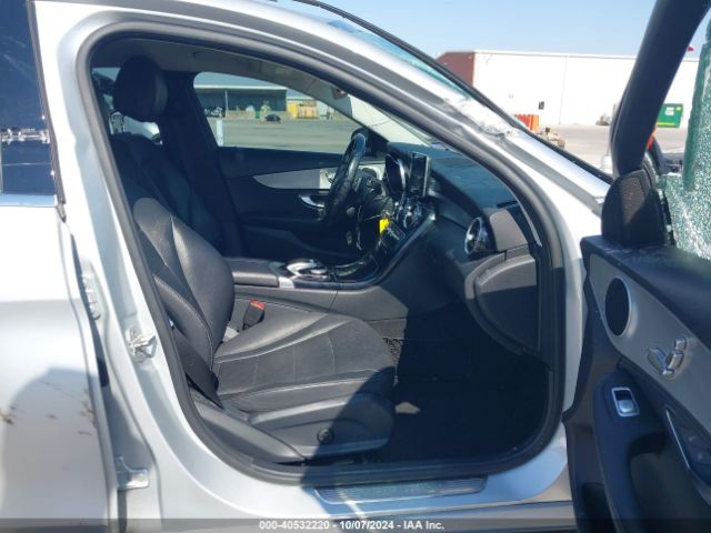55SWF4JB2FU088302 Mercedes-Benz C 300 Luxury/sport