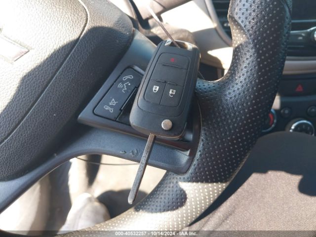 3GNCJKSB4JL375664 Chevrolet TRAX LS