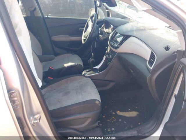 3GNCJKSB4JL375664 Chevrolet TRAX LS