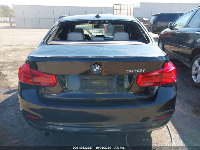 WBA8E1G39HNU15694 BMW 320i